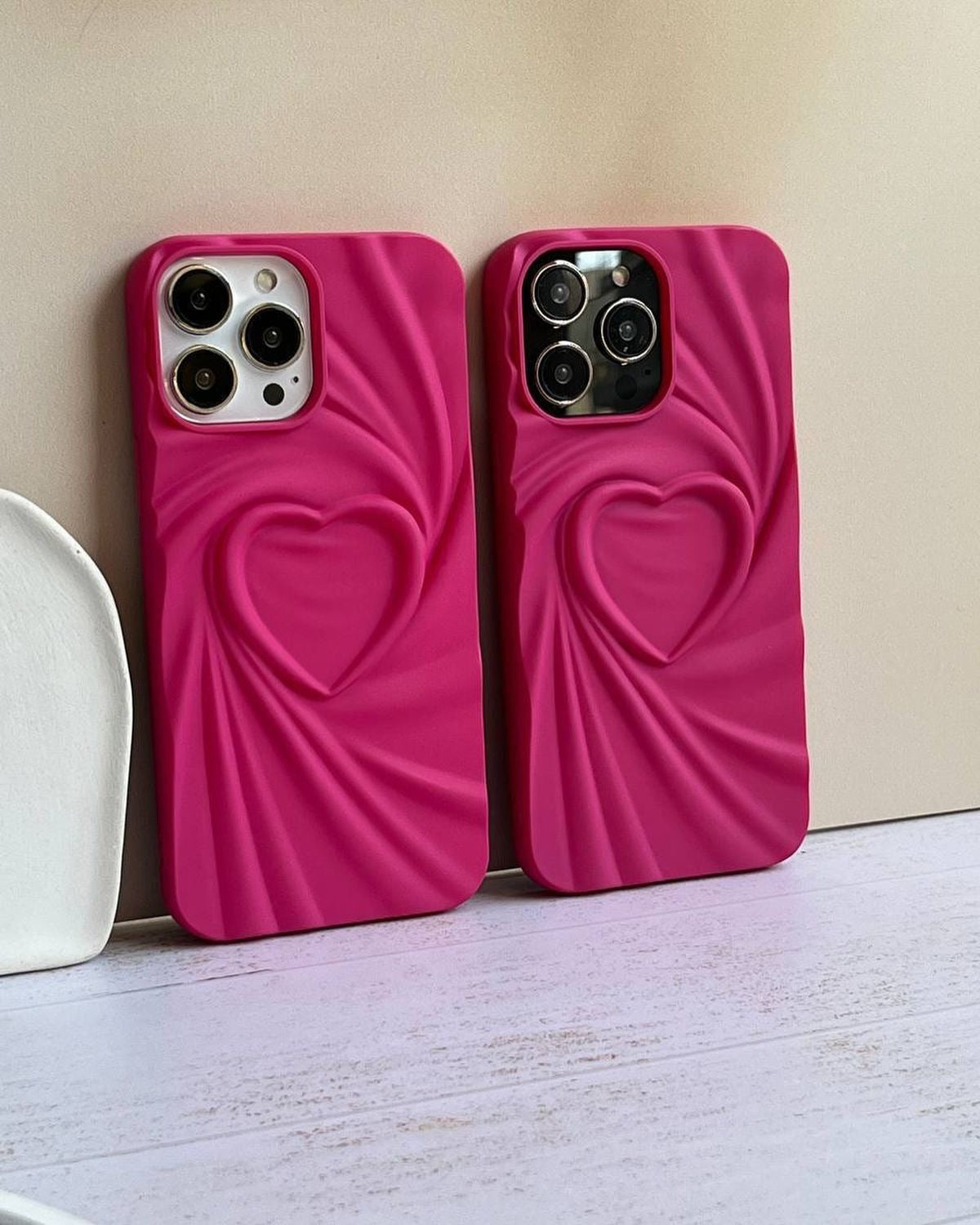 Iphone 14 Pro 3D Heart Design Cover