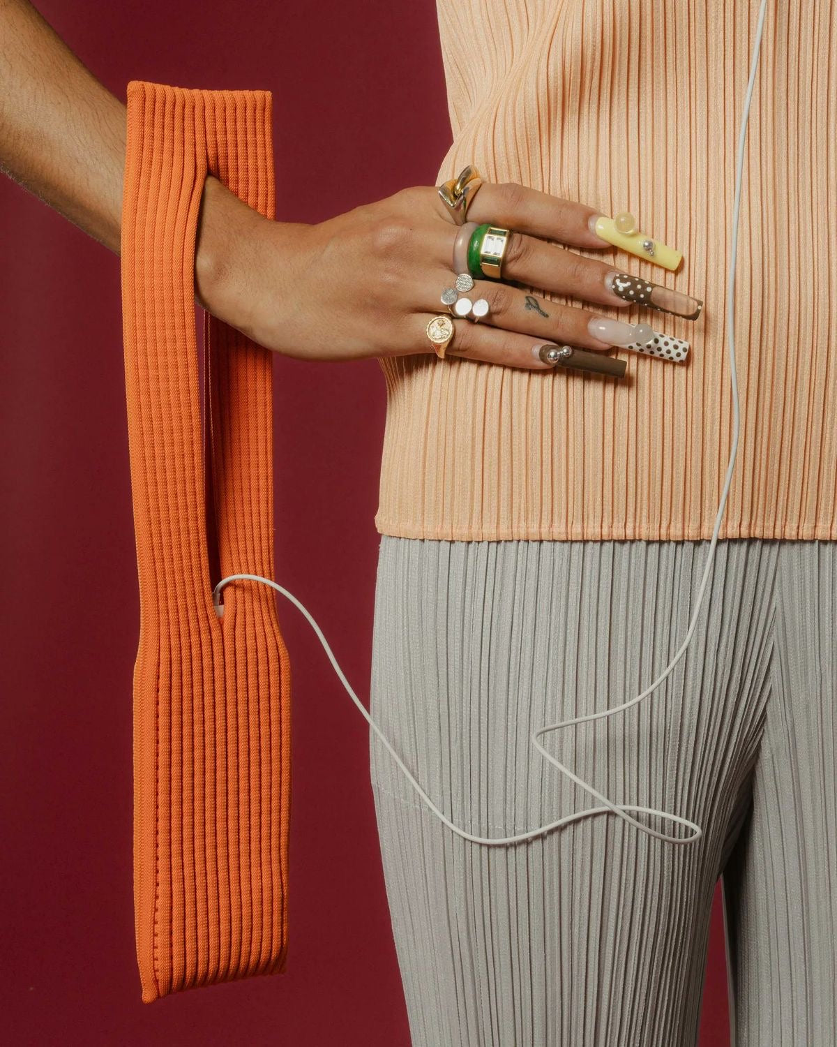 iPhone Pocket - Multifunctional Knitted Storage Bag (80 cm)