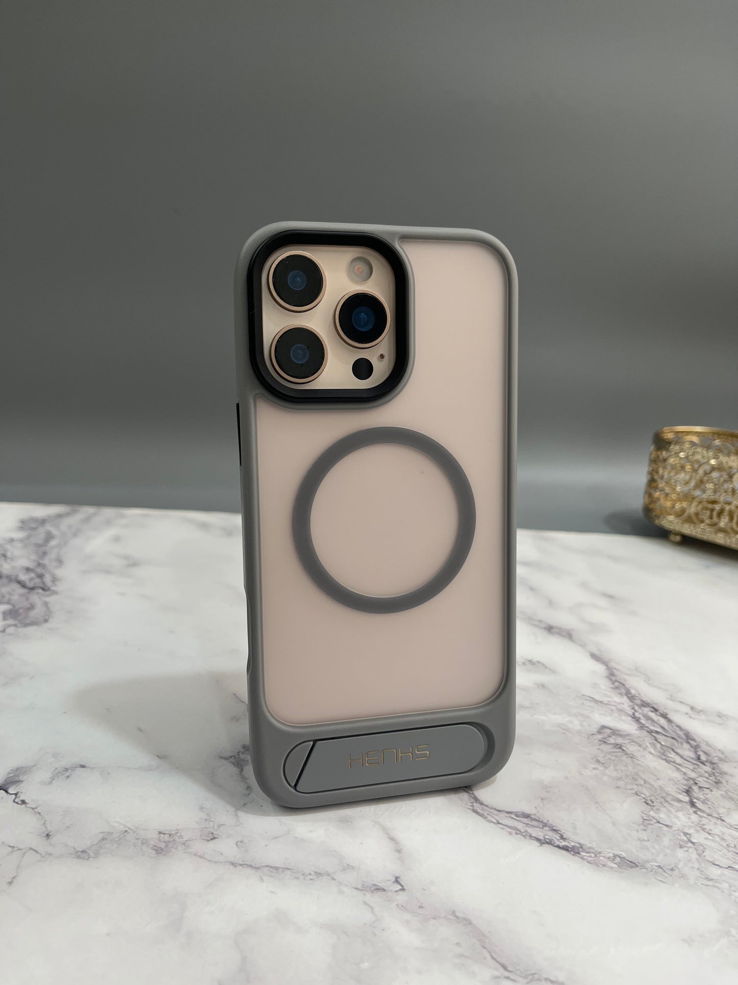 Iphone 16 Pro T-Stand Magsafe Cover