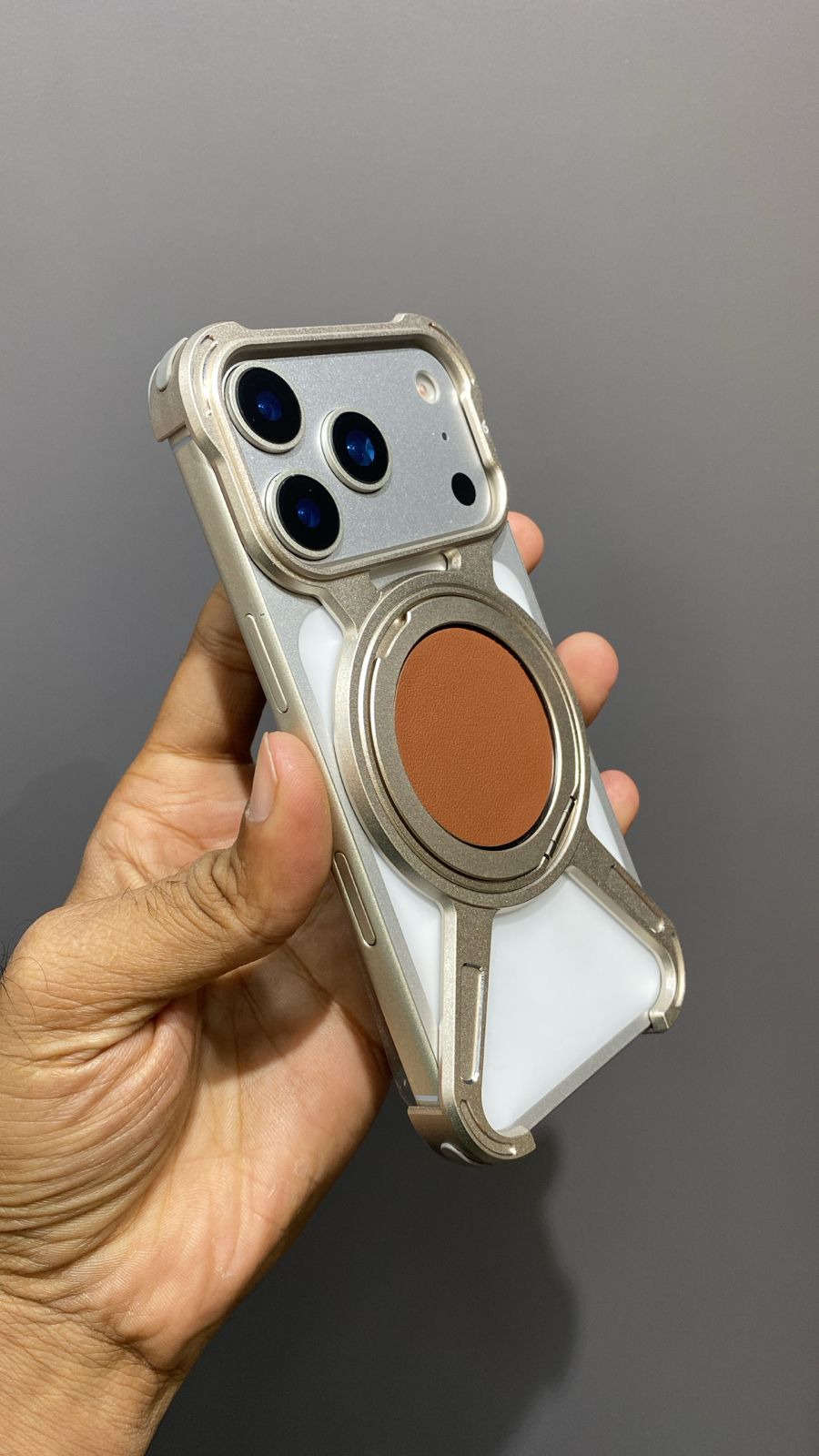 IronOrbit 360° MagSafe Stand Cover