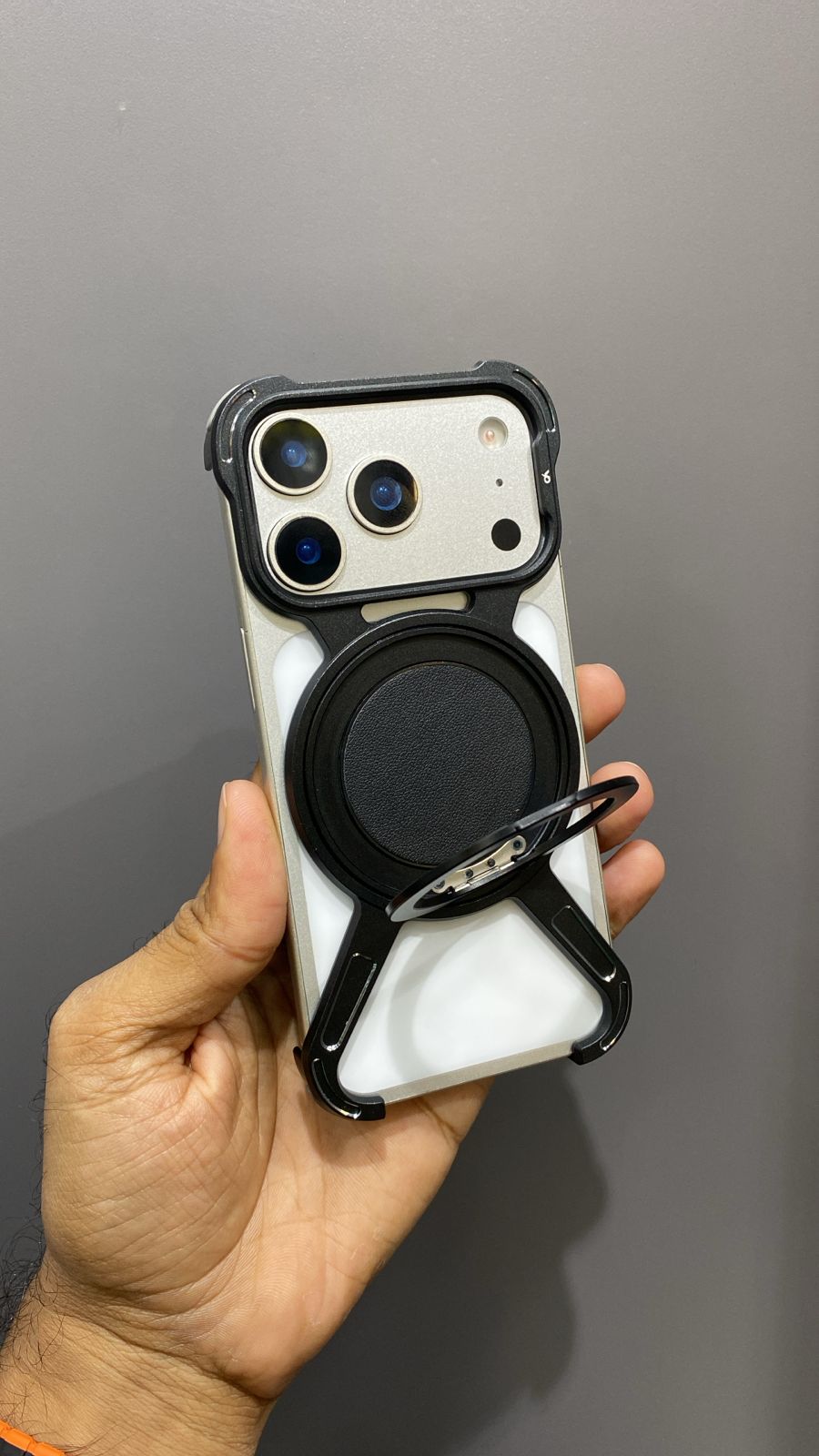 IronOrbit 360° MagSafe Stand Cover