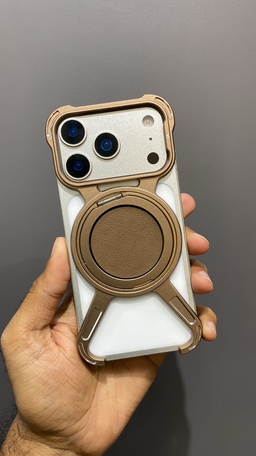 IronOrbit 360° MagSafe Stand Cover