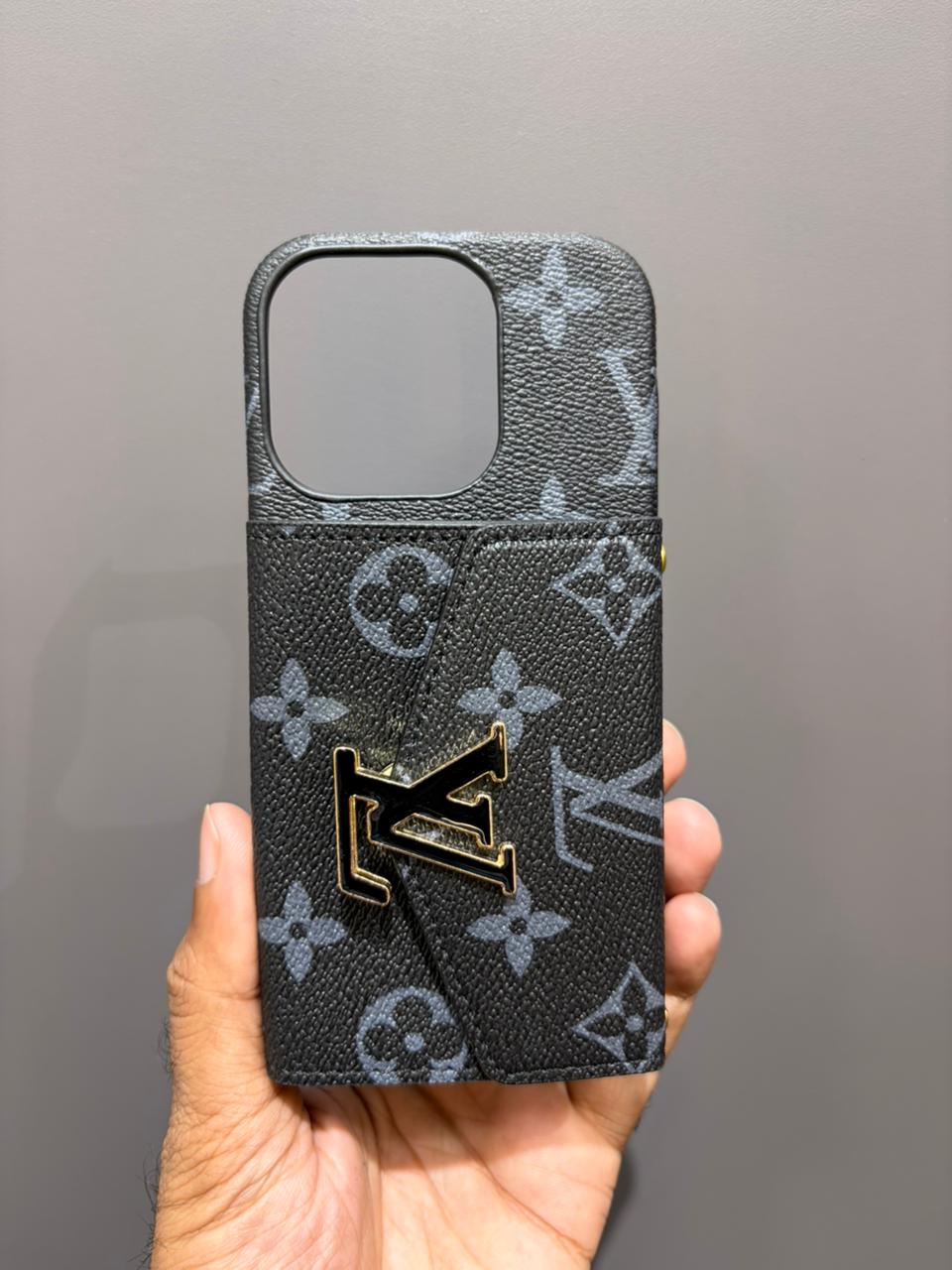 iPhone Luxury Design Wallet Cover (6 Pockets)